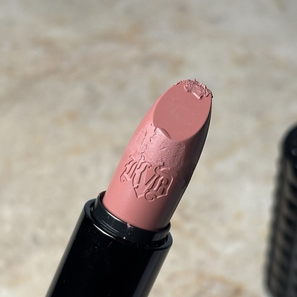 NEW Kat Von D/KVD Studded Kiss Lipstick LUDWIG 3.0G DAMAGE READ Full Size - Picture 6 of 7